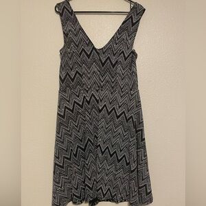 Black and Silver Cocktail Dress - Size 1XL